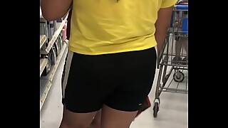 Big booty Mexican candid at Walmart (candid god)